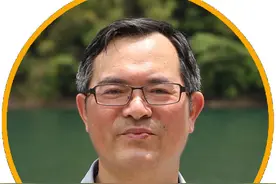 宁波大学鲍老师的思政课 学生为何抢着听？图片