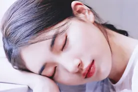 杨幂、戚薇都在画的野生眉，简单易学又自然！图片
