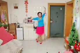 无名草广场舞《雨夜广场舞  天上的纳木错  原创藏舞附教学》