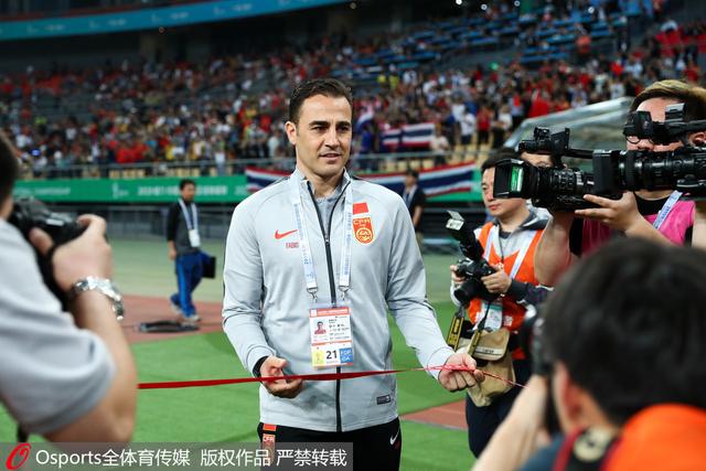 国足0比1不敌泰国！全场遭对手压制，卡纳瓦罗“开门黑”