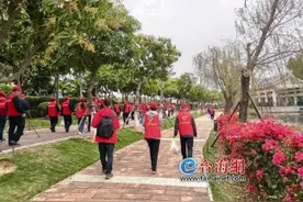 集美：快乐健步走 文明齐动手图片