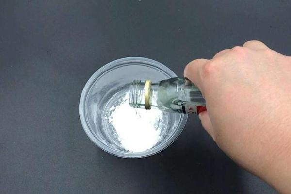 小苏打的妙用你知道多少种？学会这些，清理起来更加轻松
