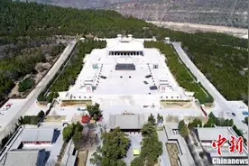 航拍陕西延安黄帝陵图片