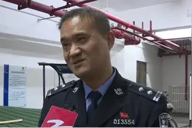 心疼!杭州200辆共享单车被“肢解”，每辆成本2000元却被当废品卖视频封面