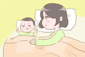 宝宝睡觉喜欢做小动作？并不是天生活泼，答案让人很意外图片