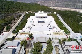 航拍陕西延安黄帝陵图片