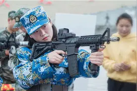 踏上青春开往军营的列车视频封面