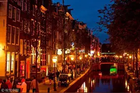 荷兰阿姆斯特丹红灯区对旅游团说“不”！图片