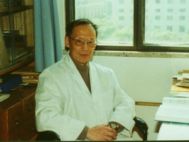 戚正武院士领衔在国内最早阐明蛋白质氨基酸序列，71岁参与筹建同济大学蛋白质研究所