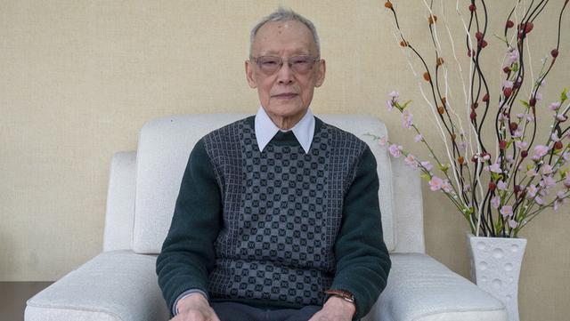 戚正武院士领衔在国内最早阐明蛋白质氨基酸序列，71岁参与筹建同济大学蛋白质研究所