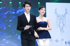 创新工艺钻石亮相时尚大秀图片