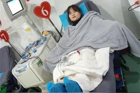千万人中只有她才能救他的命！武汉女大学生毫不犹豫挽起袖子图片
