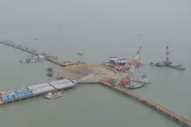 深中通道正在建设 难度不亚于港珠澳大桥图片