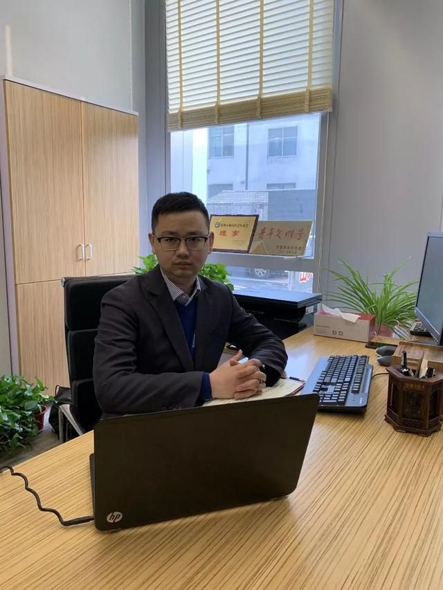 这样的好青年，请再来一打~