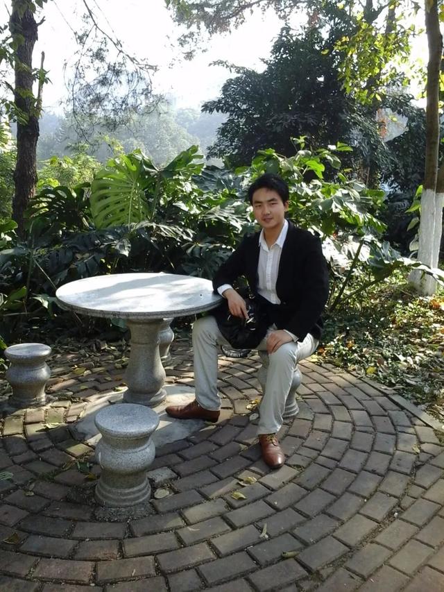 这样的好青年，请再来一打~