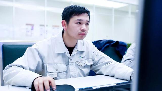 这样的好青年，请再来一打~