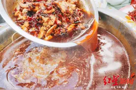 吃遍成都｜这几家小众霸道的鲜兔火锅，是不得不尝的成都味儿图片