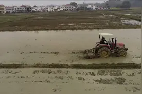 《新华纵横》农业全程机械化——江西春耕的新画卷（半成品）视频封面