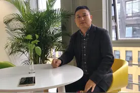 成都创客 | “佛系总裁”汤金刚： 49岁闯进光捕的硬核“潮”科技视频封面