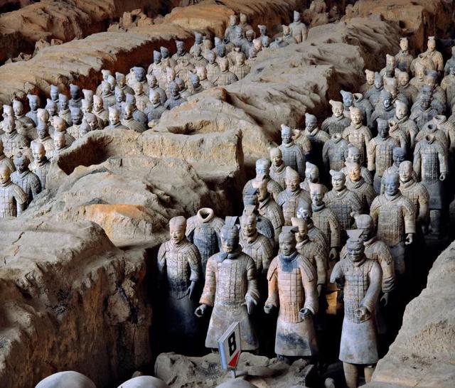 兵马俑是材料什么做的（西安的土）