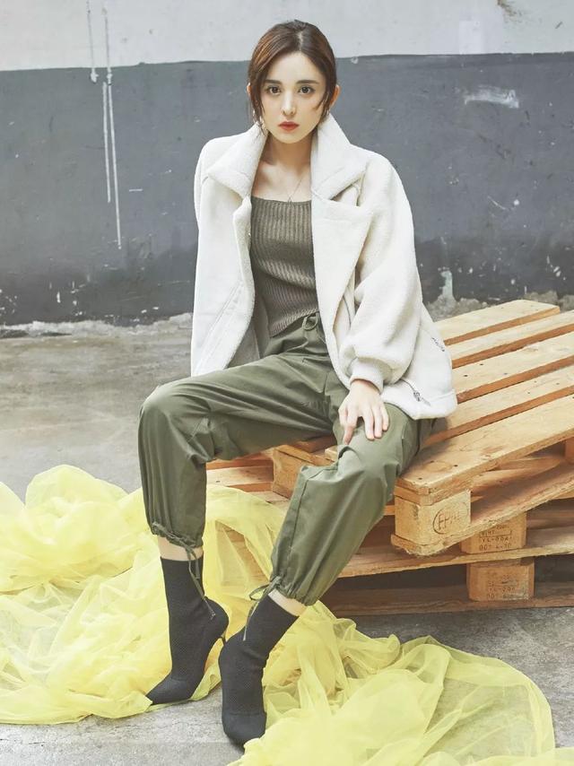 我敬吴宣仪娜扎的“鸡腿裤”一杯！今年瘦腿靠你了昂