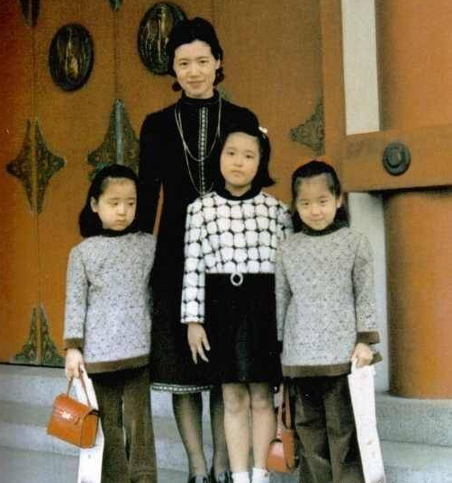 雅子小时候太可爱，长大后比爱子还要胖，工作后又成摩登女郎