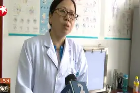 探视病人时老人却突然晕倒，呼吸和脉搏都没了！医生急救化险为夷视频封面