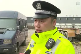 扫描一下就能看车辆信息！北京执法APP追踪，让超标车无处遁形视频封面
