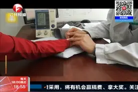 25岁女子长期熬夜，舌苔突然变黑，医生：肾已经虚得很厉害了图片