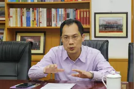 一把手访谈|三角镇党委书记黄泽科：走高质量发展之路，争当中山“拳头”视频封面