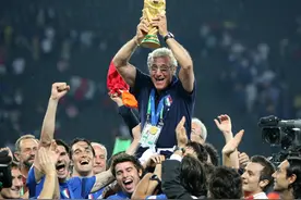 里皮：06年世界杯我说要离开国家队，加图索就上来卡住了我脖子图片