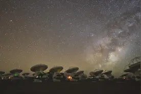黑洞照片没它就不行？中国人也要和它并肩仰望星空视频封面