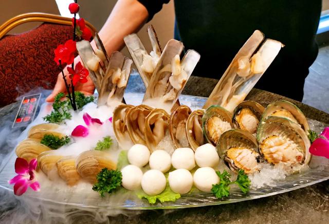 花胶猪肚煲鸡汤 花胶猪肚煲鸡汤的做法