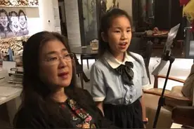 万山红辅导成都小学生唱歌获赞视频封面