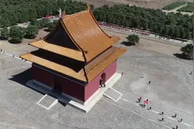 万人徒步大会走进遵化清东陵视频封面