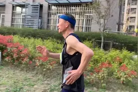 75老人跑步上瘾：每天15公里从不生病视频封面