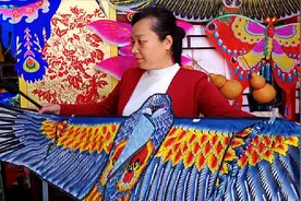 90秒丨DIY手工风筝来了 “潍坊风筝”今年耍出新花样视频封面
