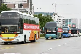 梅港情深！香港千人交流团抵达梅州，高喊“我爱我国家”视频封面