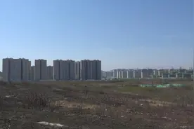 十万人社区旁建公墓？济南历城：违规视频封面