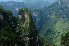 地学旅游专家李忠东谈四川地质公园：体系完整 前景无限视频封面