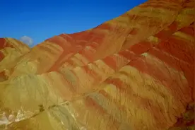 追美春光丨甘肃张掖七彩丹霞春日如画视频封面