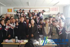兴化援藏教师伉俪：高原蓝天下携手育桃李图片
