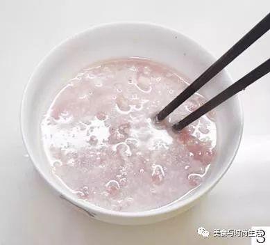 适合宝宝喝的蘑菇蛋花汤，味道鲜美，营养丰富，宝宝爱喝还补钙