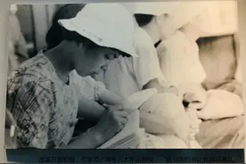 视频|翻开南京人的书香记忆，凹造型利器不要太摆视频封面