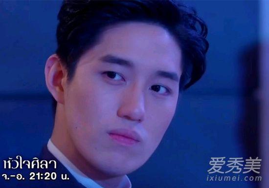 你生活在花花世界是什么歌 你生活在花花世界完整歌词含义