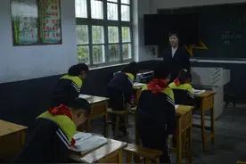 重庆乡村微小学：一个老师五个娃的守望