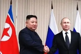 April 26双语新闻精选：金正恩与普京首次会晤 Putin, Kim meet for summit图片
