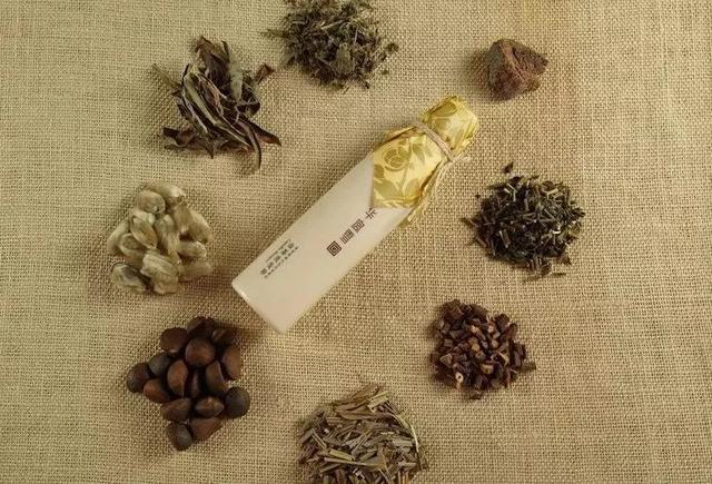 鐢ㄥ畠娲椾竴娆″ご锛屼竴鍛ㄥ悗涓嶈劚澶村彂浜嗭紝涓濈桓鑸煍婊戯紝涓€姊冲埌搴? onerror=