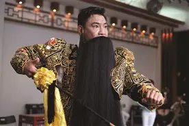 34年后重回京剧舞台 屠洪刚再演楚霸王图片