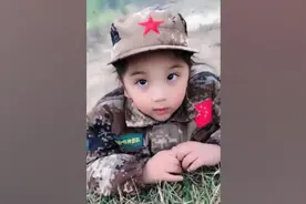 退伍军人“训练”女儿：培养成合格女兵视频封面